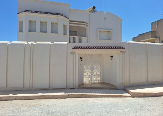 A Vendre Villa 2 niveaux a Bizerte