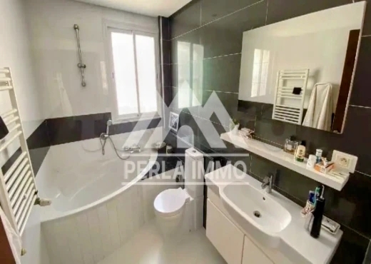 A Vendre Villa de Maître HS Chotrana Ariana - image 2